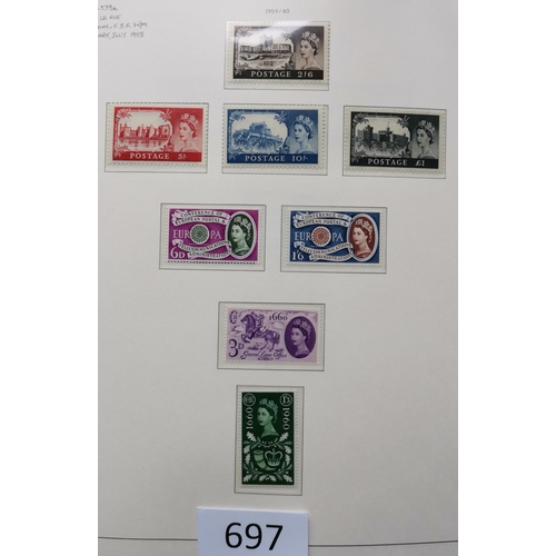 697 - QE II.  1952-1989 UM collection in Lighthouse album incl. the 3 better Castles sets  Wildings incl. ... 