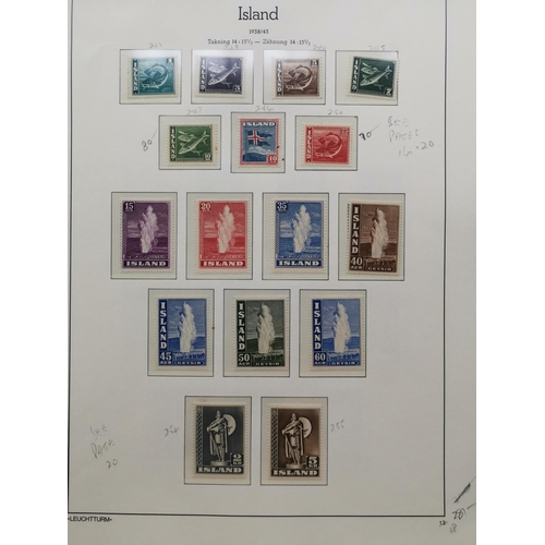 229 - ICELAND.  1933-1956 M or UM collection incl. 1934 Air  range of 1939-45 defins  1940 New York World ... 