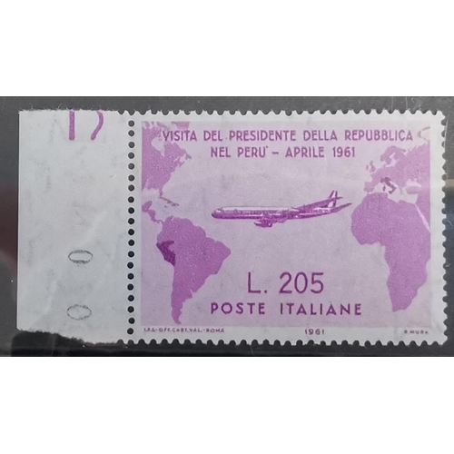 241 - ITALY.  1961 Gronchi 205l rose error of colour marginal UM with Piero Ghiglione 1985 certificate. Al... 