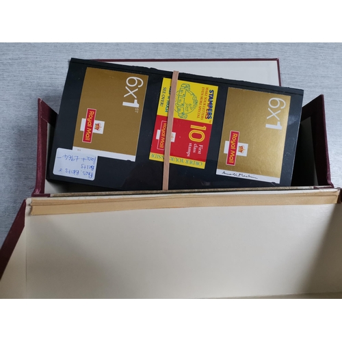 784 - BOOKLETS.  Range of Prestige and self-adhesive booklets incl. some duplicates. Face approx. £964. (q... 