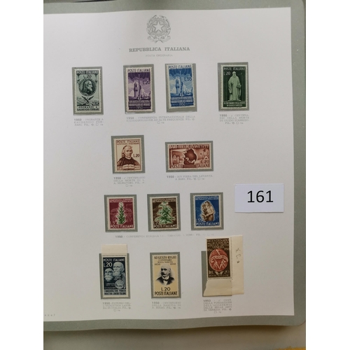 161 - ITALY.  1945 to 1962 UM collection in boxed printed album  with all the better commem sets  defins i... 