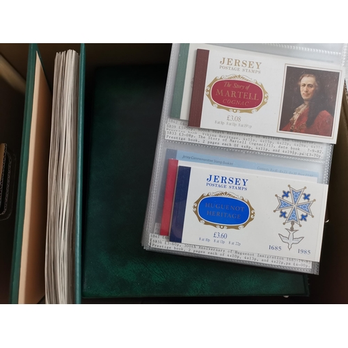 922 - JERSEY.  A UM collection to February 2007 in 7 albums  neatly presented  incl. Europa sheetlets  als... 