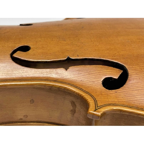 103 - A pale mahogany viola with inlaid purfling. LOB 42.5cm.