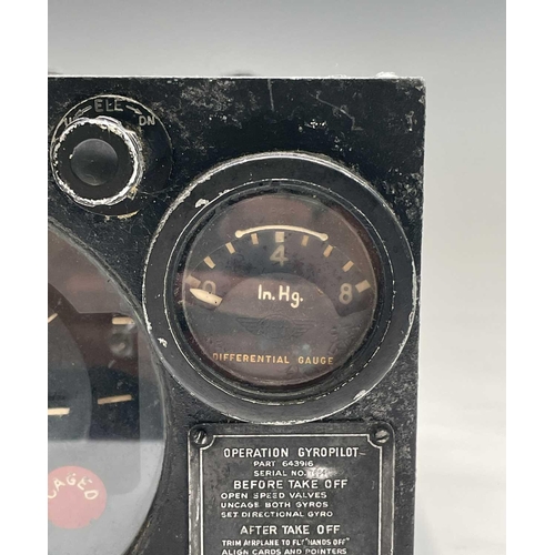 129 - A Sperry Gyroscope Co Ltd bank-climb gyro control for model A3 gyropilot, stenciled 'Do Not Jar Hand... 