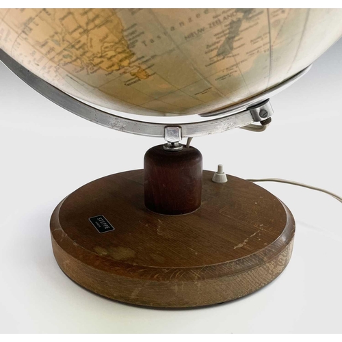 230 - A Dutch mid-century illuminated globe, by Staatkundige, with aluminium meridian ring on a turned oak... 