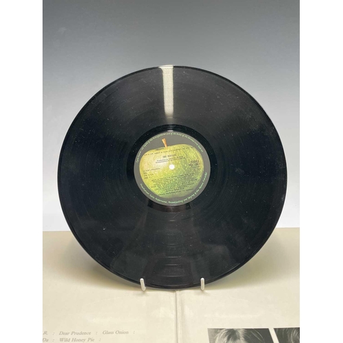 250 - Vinyl - The Beatles 'The Beatles' ('The White Album'), No. 0528320, the records in black inner sleev... 