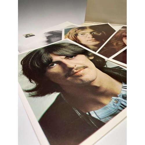 250 - Vinyl - The Beatles 'The Beatles' ('The White Album'), No. 0528320, the records in black inner sleev... 