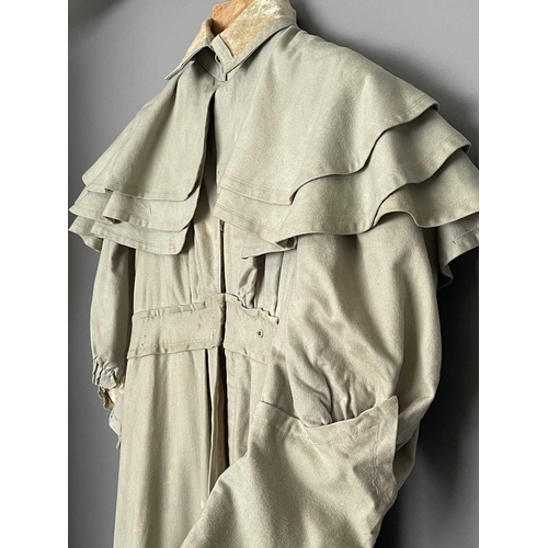 2806 - A scarce Regency ladies ‘Redingote’ coat.