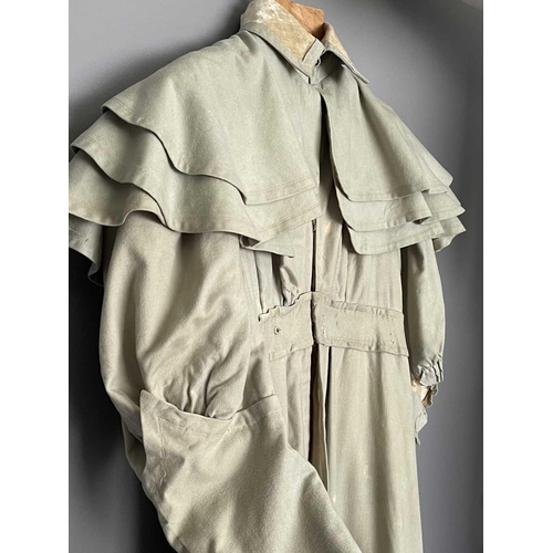 2806 - A scarce Regency ladies ‘Redingote’ coat.