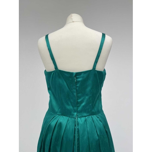 2819 - A 1960s emerald green evening dress, bearing label ‘ 'Clisoda' Model by Clive Rodney of London', app... 