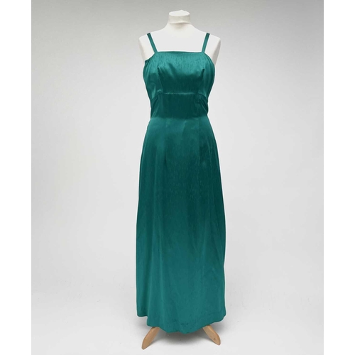 2819 - A 1960s emerald green evening dress, bearing label ‘ 'Clisoda' Model by Clive Rodney of London', app... 