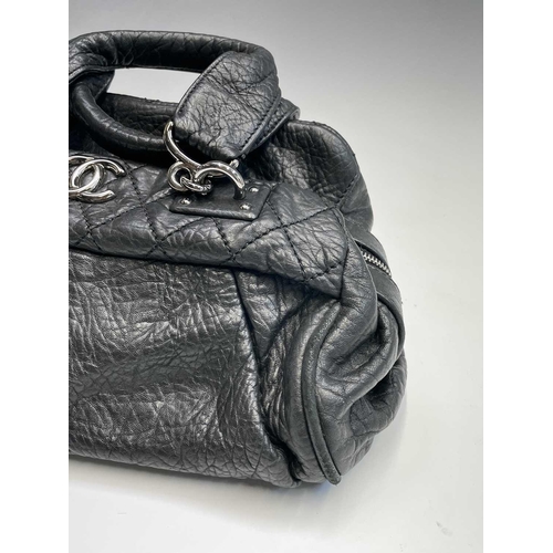 2830 - Chanel Bowling handbag, manufactured 2008/2009 with authenticity card, corresponding serial number a... 