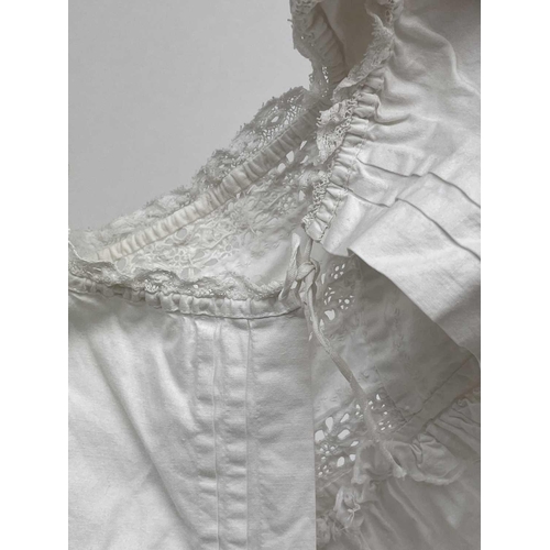 2836 - A late 19th/early 20th century cotton and lace christening robe, and a similar bonnet (2).