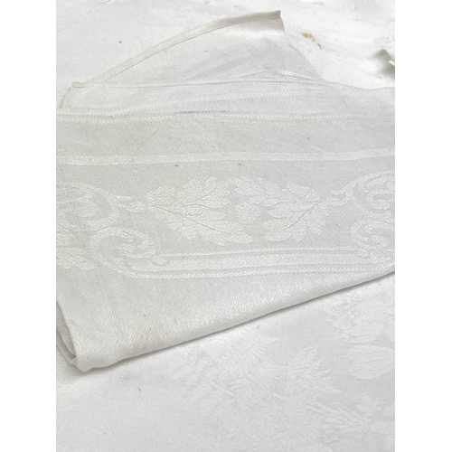 2843 - Three rectangular damask large tablecloths, one banqueting cloth and a quantity of damask and linen ... 