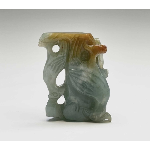 302 - A carved quartz sculpture of a dog, height 5.5cm, together with an agate figure of an eagle, and two... 