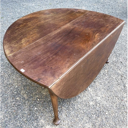 3050 - A George III mahogany dropleaf dining table, raised on five turned legs, with pad feet, height 72cm,... 