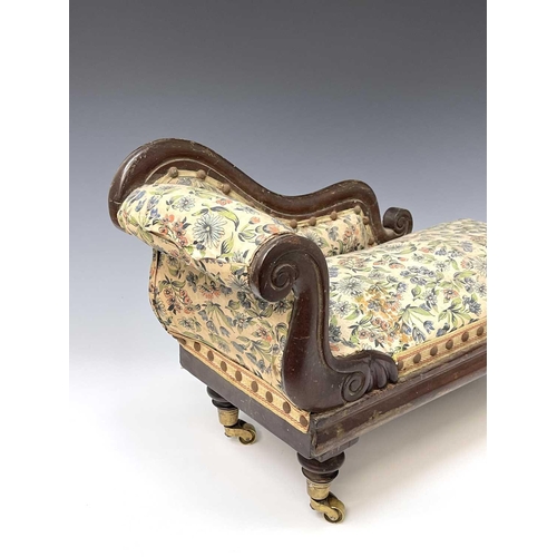 3070 - A Victorian miniature mahogany chaise lounge, possibly an apprentice piece or for a doll, with scrol... 