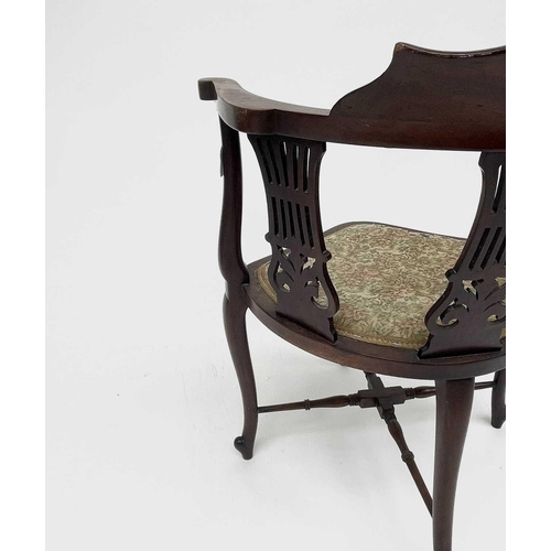 3075 - An Edwardian mahogany corner chair, with triple pierced and carved splats, on cabriole legs, height ... 