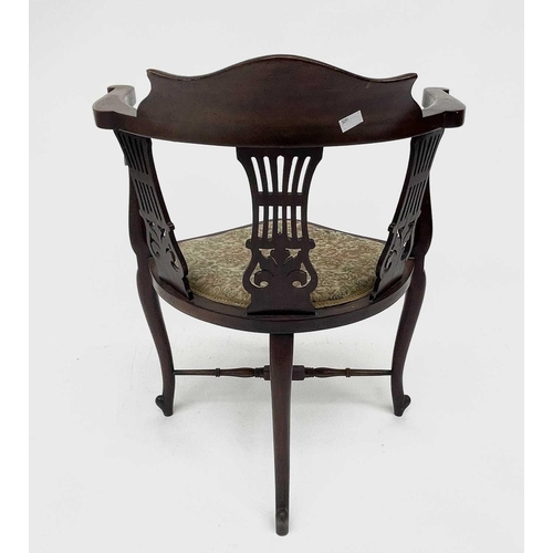 3075 - An Edwardian mahogany corner chair, with triple pierced and carved splats, on cabriole legs, height ... 