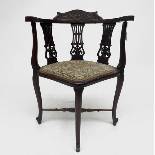 3075 - An Edwardian mahogany corner chair, with triple pierced and carved splats, on cabriole legs, height ... 