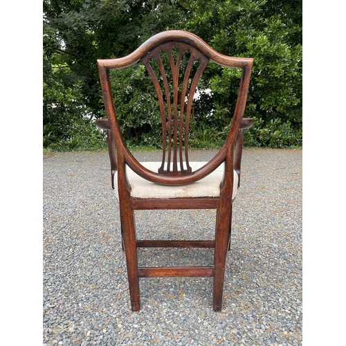 3089 - A set of ten Hepplewhite style mahogany dining chairs, circa 1900, the shield shape backs with pierc... 