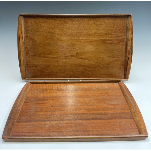 3101 - A Robin Nance walnut and veneered tea tray, rectangular, stamped Robin Nance St Ives D. Care, 55X34c... 