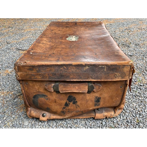 312 - A leather trunk, 19th century, with interior lift-out tray and slatted wooden base, height 31cm, wid... 