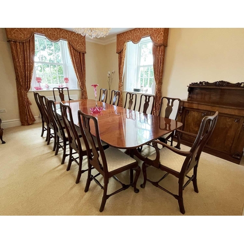 3120 - A substantial Regency style mahogany twin pedestal dining table, by William Tillman mid 20th century... 