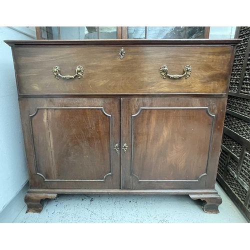 3188 - A George III mahogany secretaire bookcase, in the style of Thomas Chippendale, the fine fretwork cor... 