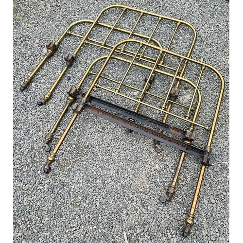 3199 - Two Victorian brass single beds, with railed ends and wrought iron bases, height 118cm, width 92cm, ... 