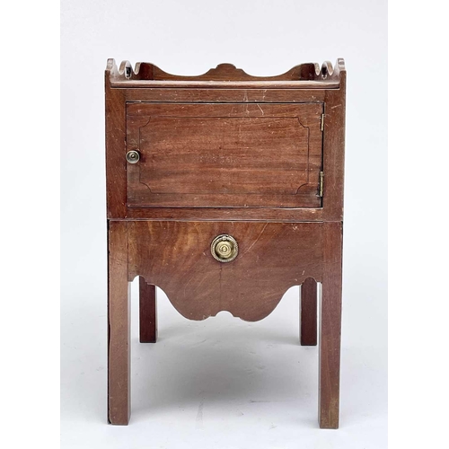 3214 - An early 19th century mahogany tray top commode, with a single door, height 78cm, width 48cm, depth ... 