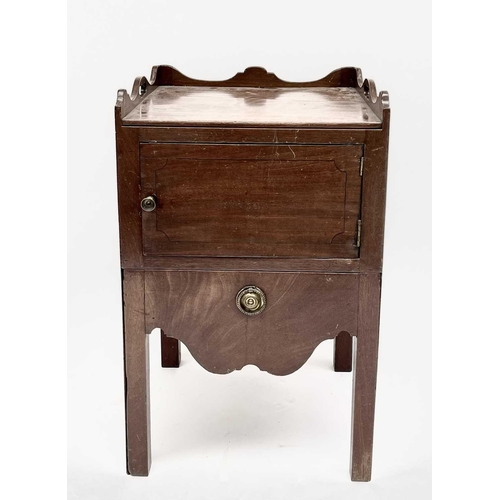 3214 - An early 19th century mahogany tray top commode, with a single door, height 78cm, width 48cm, depth ... 