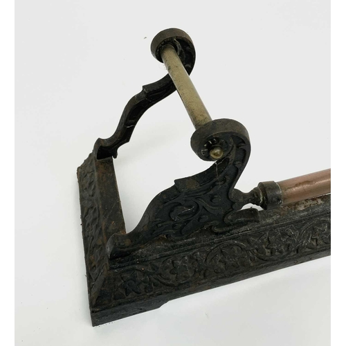 367 - A late Victorian cast iron, copper and brass mounted fender, with ivy decoration, width 118cm.