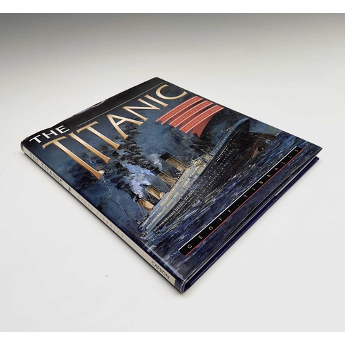 370 - Titanic Sinking 1912 Interest - A mixed lot of books including 'Titanic Triumph and Tragedy', 'Disco... 