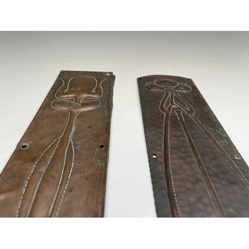 397 - A pair of Art Nouveau period copper finger plates, with embossed stylised tulip decoration, 30.5 x 7... 