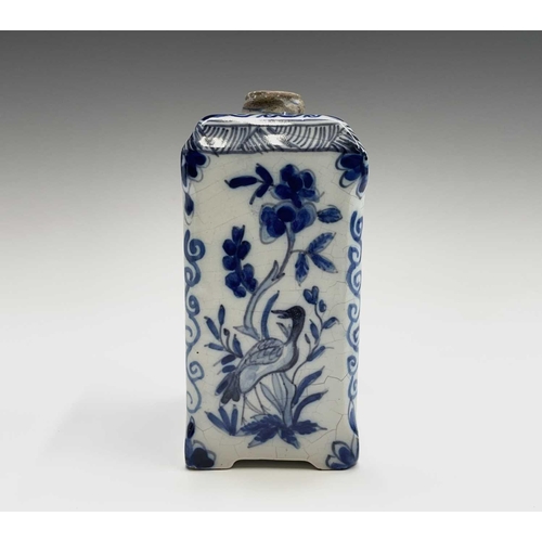 877 - A Dutch Delft tea caddy, 18th century, of rectangular section, painted in blue and white with Chines... 