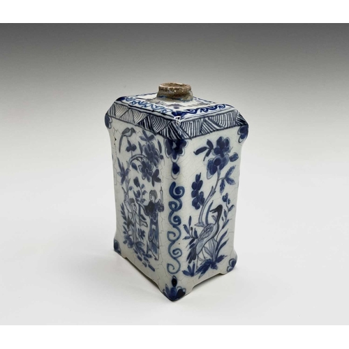 877 - A Dutch Delft tea caddy, 18th century, of rectangular section, painted in blue and white with Chines... 