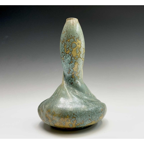 901 - An early 20th century Pierrefonds French art pottery vase with green crystalline glaze, impressed ma... 