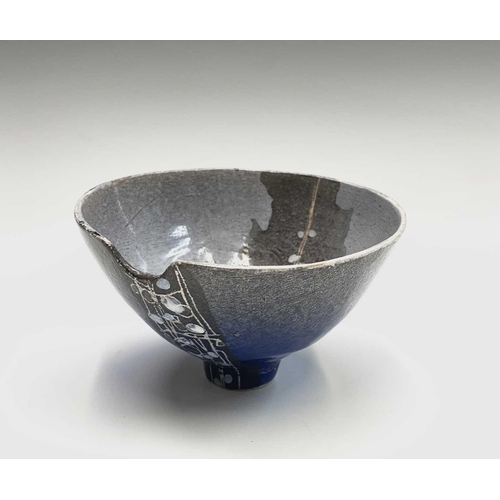 945 - Studio pottery, to include a Clive Blackmore Rinsey pottery bowl, diameter 25cm, three other bowls, ... 