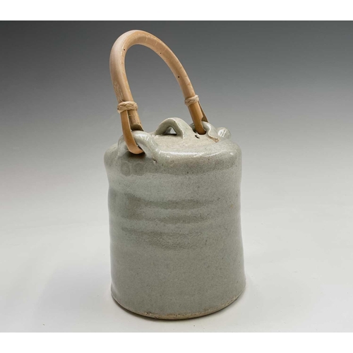 961 - A John Reeve (1929-2012, ex Longlands Pottery, Hennock, Devon, c. 1968-1970) stoneware teapot with b... 