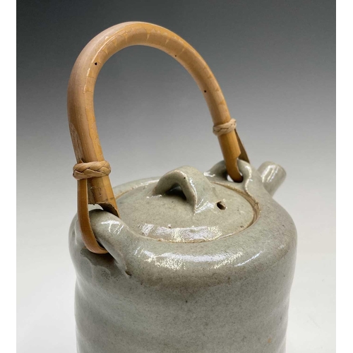 961 - A John Reeve (1929-2012, ex Longlands Pottery, Hennock, Devon, c. 1968-1970) stoneware teapot with b... 