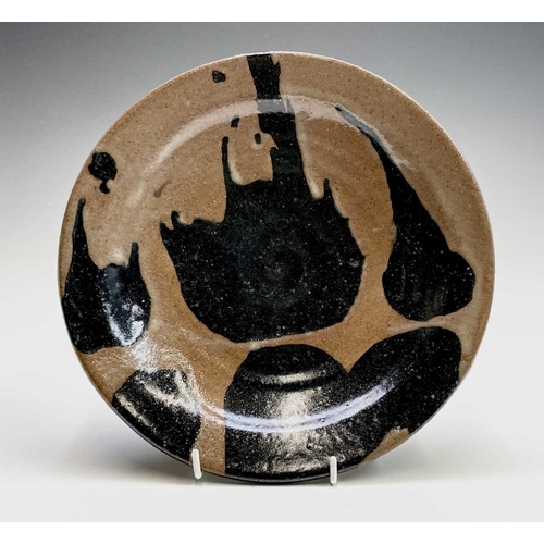 962 - A John Reeve (1929-2012, ex Longlands Pottery, Hennock, Devon, c. 1968-1970) stoneware plate. Diamet... 