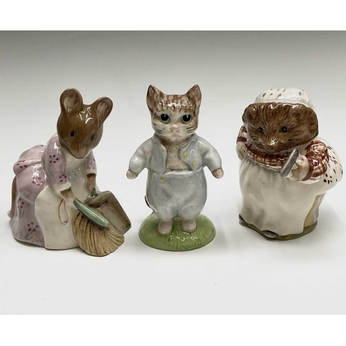 972 - A collection of twenty-four Beswick Beatrix Potter figures (box).