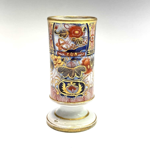 981 - A Spode porcelain spill vase, painted and gilt decorated with a Japan pattern, height 10.5cm, togeth... 