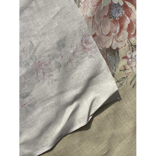 2840 - A bolt of Linen Union floral design upholstery fabric, approximately 10 metres.