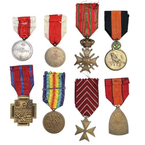 210 - Belgium WWI Medals - 8 Medals. Croix de Guerre, Yser Medal, Croix du Feu, Inter Allied Victory Medal... 