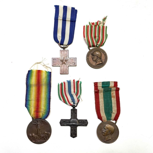 212 - Italy WWI Medals - 5 Medals. Croce di Guerra, War Medal, United Italy Medal, Italian Inter Allied Vi... 