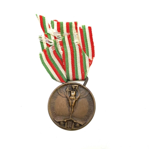 212 - Italy WWI Medals - 5 Medals. Croce di Guerra, War Medal, United Italy Medal, Italian Inter Allied Vi... 