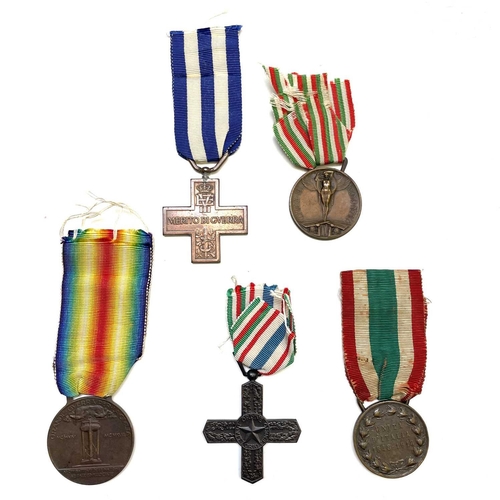 212 - Italy WWI Medals - 5 Medals. Croce di Guerra, War Medal, United Italy Medal, Italian Inter Allied Vi... 