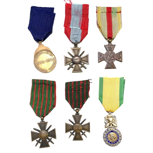 222 - France WWI Medals - 6 Medals. Voluntaries 1914-18 Patria Memor, Theatres D'Operations Exterieurs, Co... 